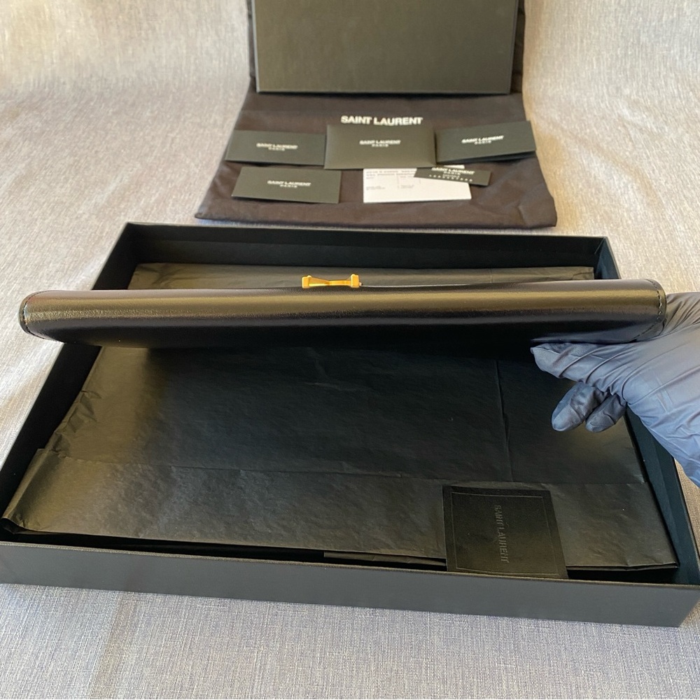 BNIB - Saint Laurent | Smooth Shiny Calfskin Medium Envelope Pouch Clutch - Picture 15 of 17